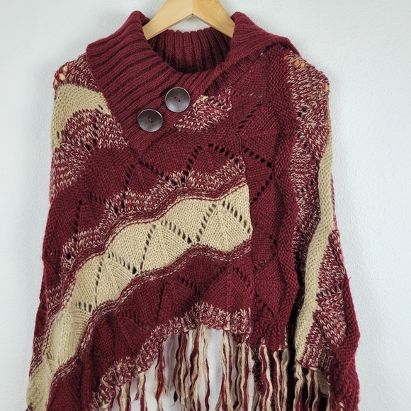 Vintage chunky knit fringe pancho - Picture 2 of 5